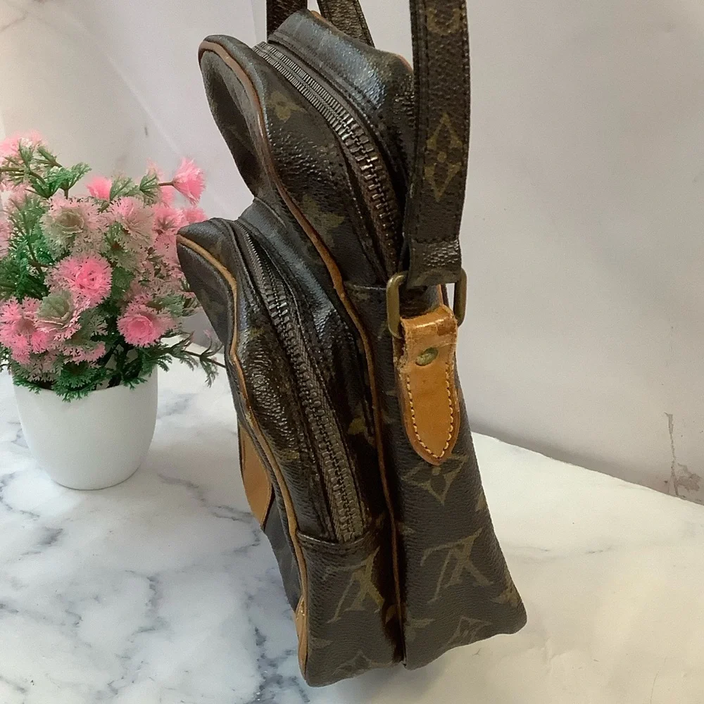 GUC Louis Vuitton Amazone Crossbody Bag